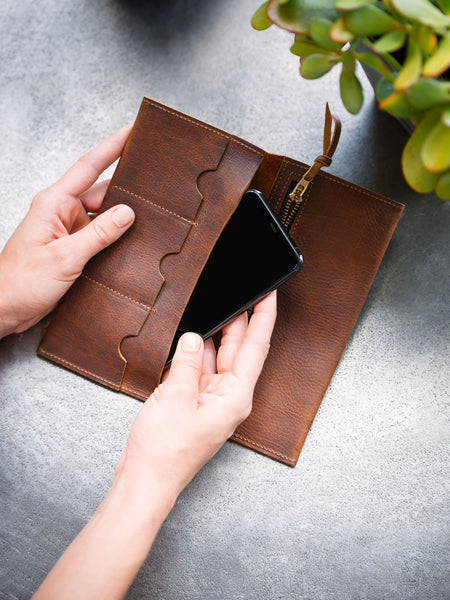 The Leather Phone Wallet in Wild Honey Kodiak Leather
