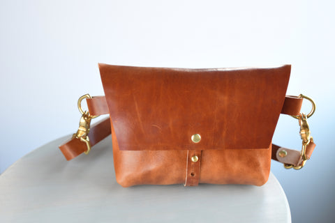 The Bogotá Hip Bag - Buck Colored Vegetable Tanned Leather
